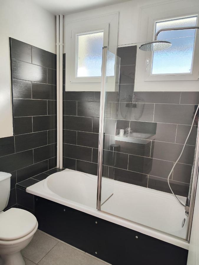 Hotel Le Sporting Beaumont-sur-Leze Exterior foto